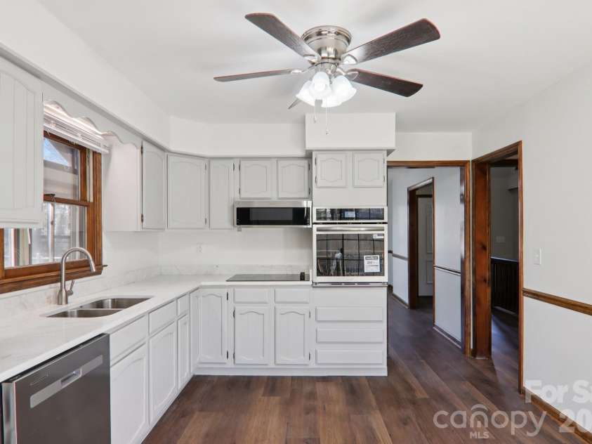 148 Lower Christ School Road, Fletcher, NC 28732.  MLS# CAR4347020, YatesRealty ID 4889. 
