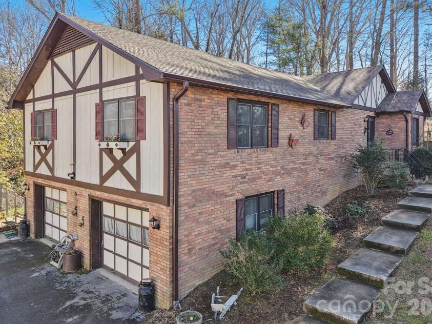 148 Lower Christ School Road, Fletcher, NC 28732.  MLS# CAR4347020, YatesRealty ID 4889. 
