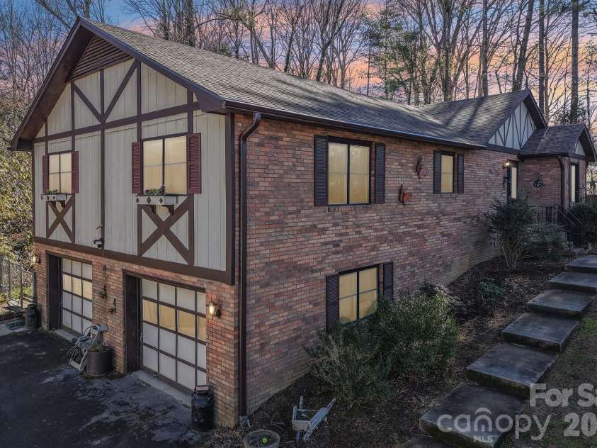 148 Lower Christ School Road, Fletcher, NC 28732.  MLS# CAR4347020, YatesRealty ID 4889. 