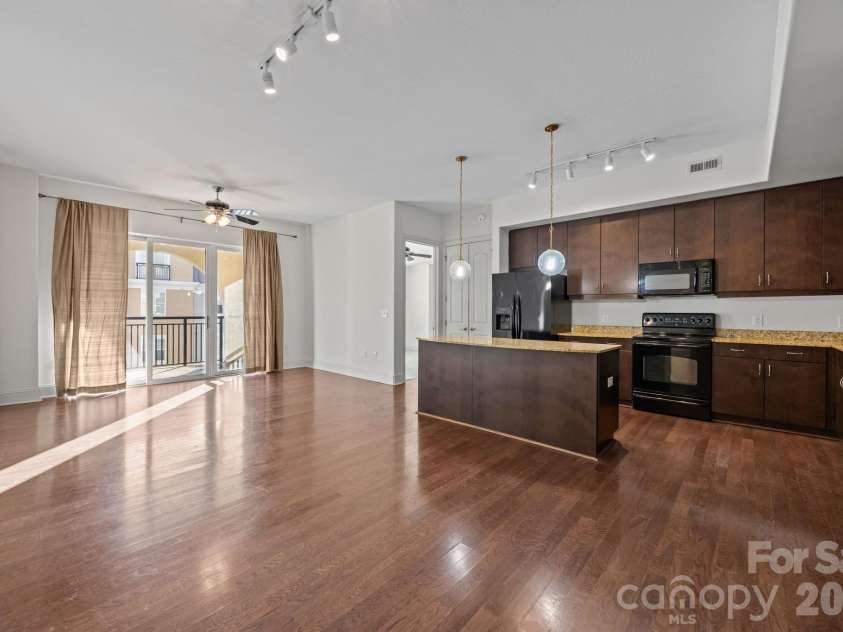 4620 Piedmont Row Drive, Charlotte, NC 28210.  MLS# CAR4344183, YatesRealty ID 4889. 