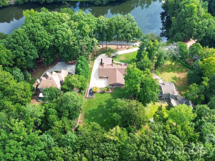 6014 Lake Providence Lane, Charlotte, NC 28277.  MLS# CAR4417840, YatesRealty ID 48890. 