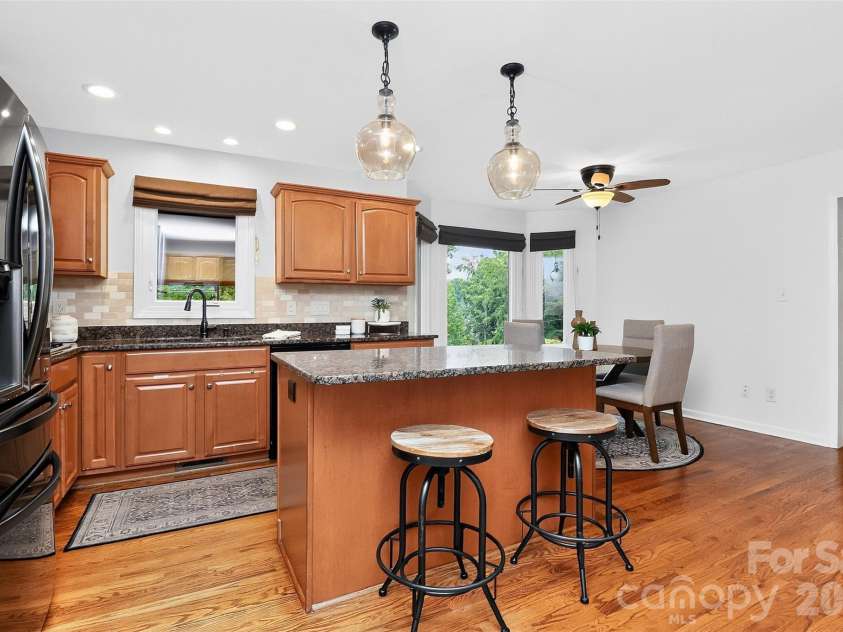 6014 Lake Providence Lane, Charlotte, NC 28277.  MLS# CAR4417840, YatesRealty ID 48890. 