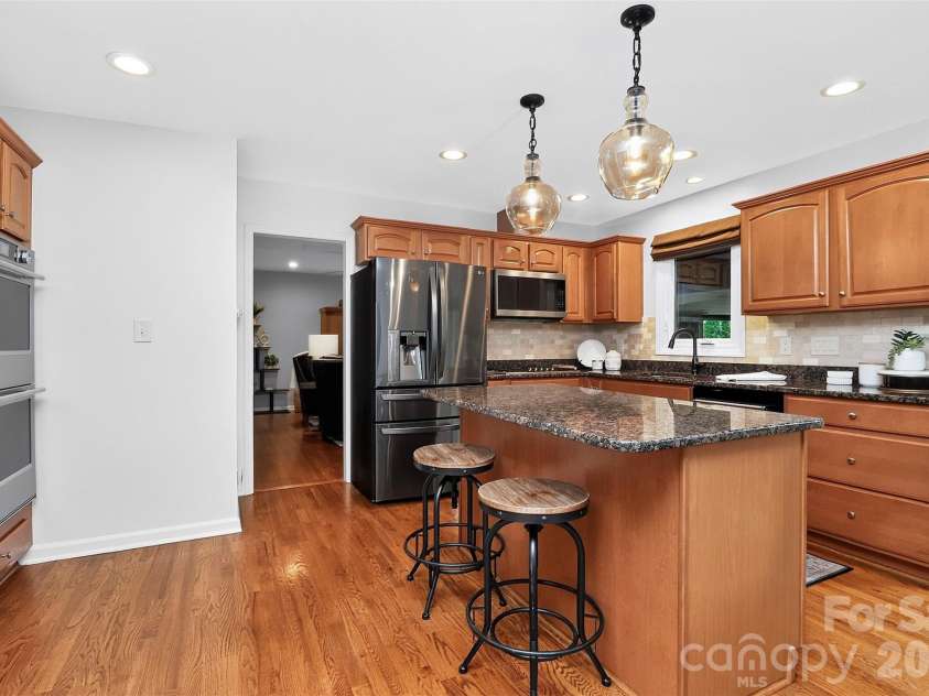 6014 Lake Providence Lane, Charlotte, NC 28277.  MLS# CAR4417840, YatesRealty ID 48890. 