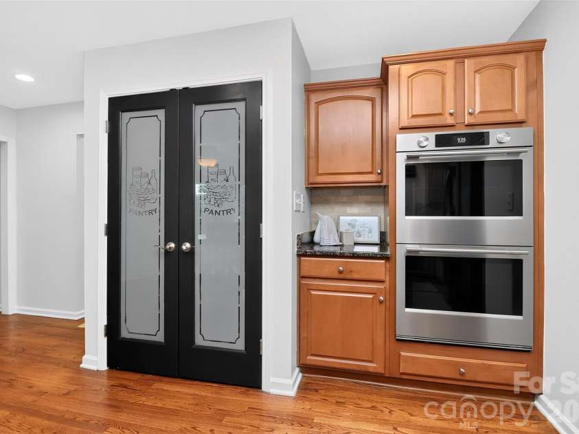 6014 Lake Providence Lane, Charlotte, NC 28277.  MLS# CAR4417840, YatesRealty ID 48890. 