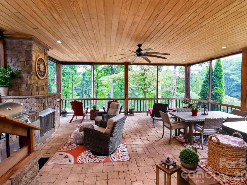 6014 Lake Providence Lane, Charlotte, NC 28277.  MLS# CAR4417840, YatesRealty ID 48890. 