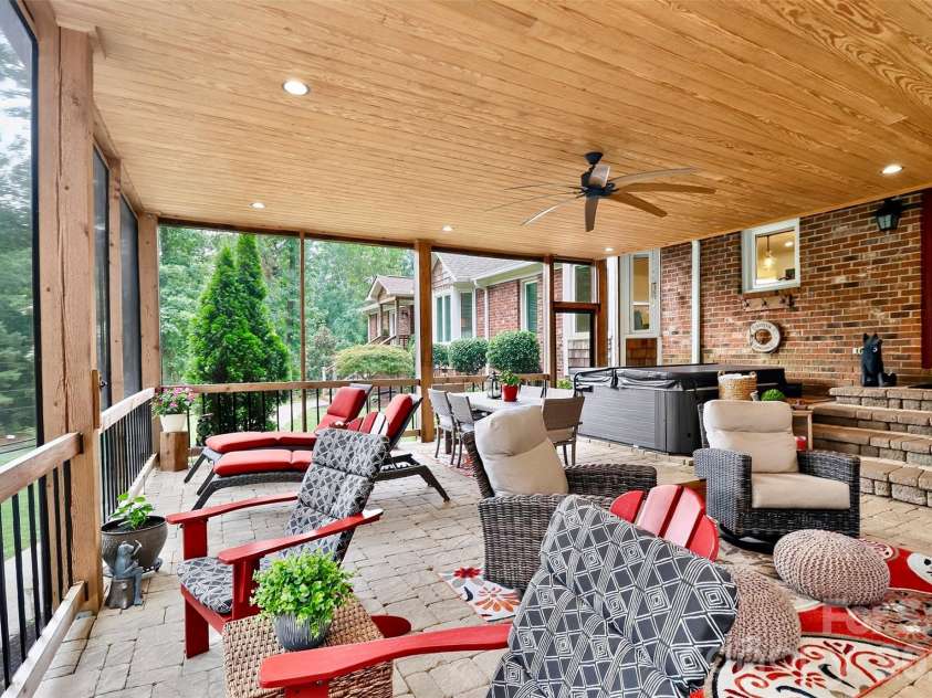 6014 Lake Providence Lane, Charlotte, NC 28277.  MLS# CAR4417840, YatesRealty ID 48890. 