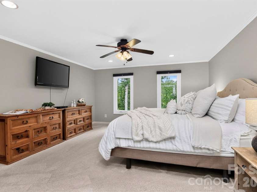 6014 Lake Providence Lane, Charlotte, NC 28277.  MLS# CAR4417840, YatesRealty ID 48890. 