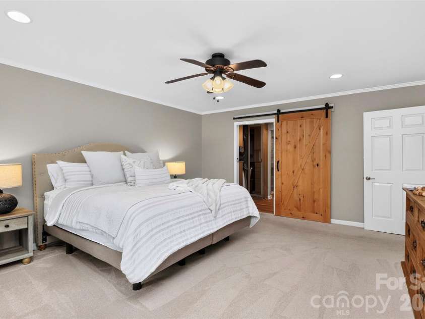 6014 Lake Providence Lane, Charlotte, NC 28277.  MLS# CAR4417840, YatesRealty ID 48890. 