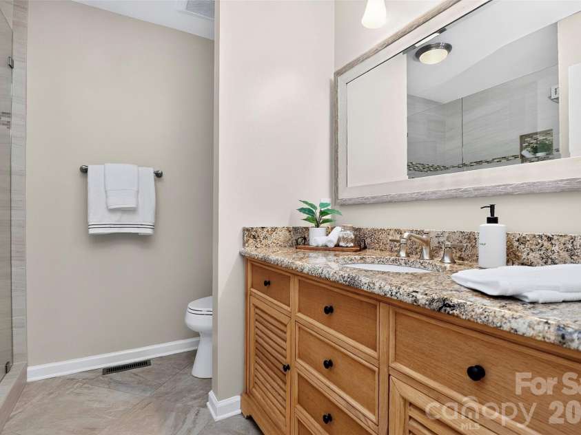 6014 Lake Providence Lane, Charlotte, NC 28277.  MLS# CAR4417840, YatesRealty ID 48890. 