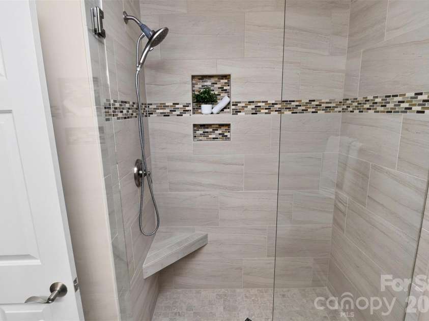 6014 Lake Providence Lane, Charlotte, NC 28277.  MLS# CAR4417840, YatesRealty ID 48890. 