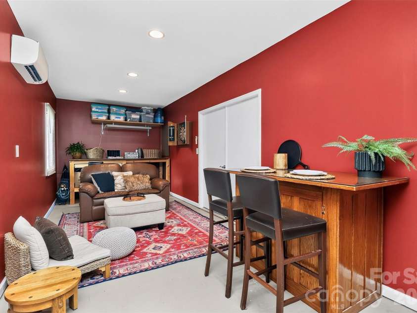 6014 Lake Providence Lane, Charlotte, NC 28277.  MLS# CAR4417840, YatesRealty ID 48890. 