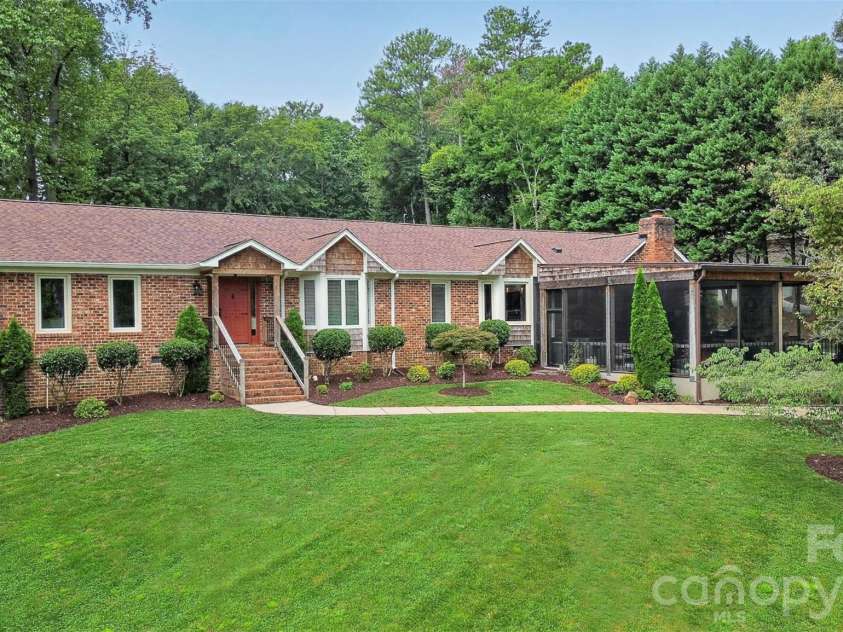 6014 Lake Providence Lane, Charlotte, NC 28277.  MLS# CAR4417840, YatesRealty ID 48890. 