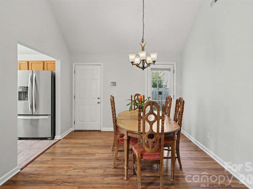 416 Mcginn Grove Drive, Charlotte, NC 28216.  MLS# CAR4421684, YatesRealty ID 48891. Dining Area