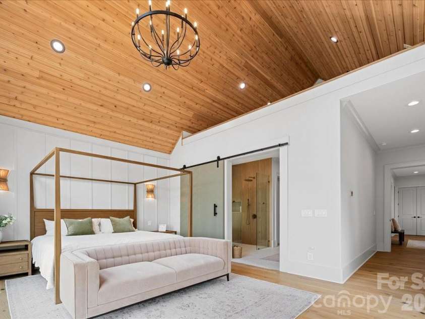 724 Grand Laurel Way, Brasstown, NC 28902.  MLS# CAR4420010, YatesRealty ID 48894. 