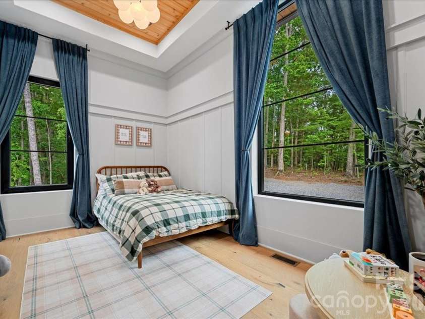 724 Grand Laurel Way, Brasstown, NC 28902.  MLS# CAR4420010, YatesRealty ID 48894. 