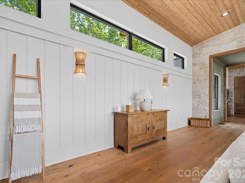 724 Grand Laurel Way, Brasstown, NC 28902.  MLS# CAR4420010, YatesRealty ID 48894. 