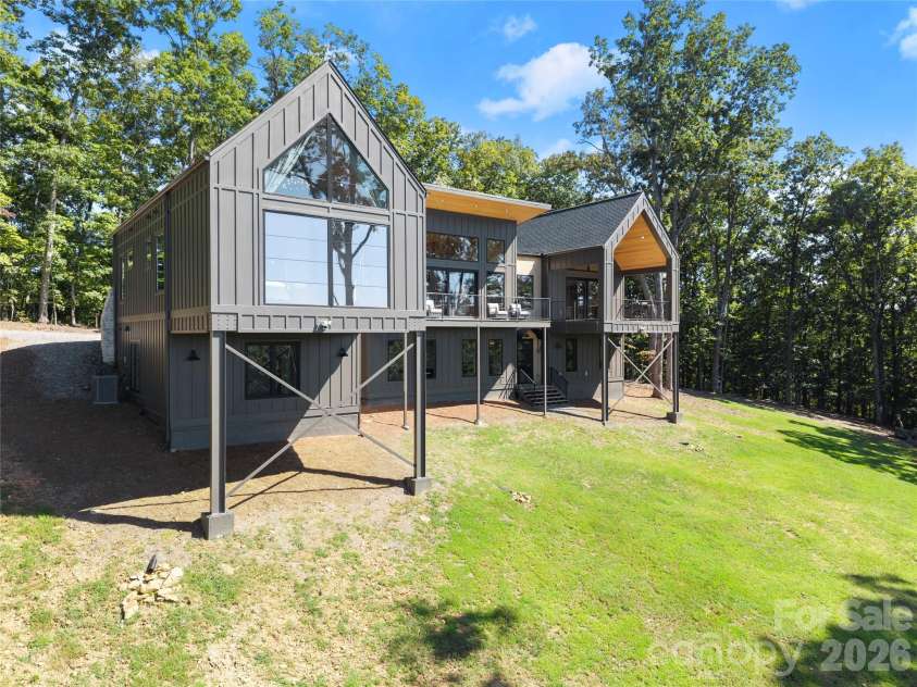 724 Grand Laurel Way, Brasstown, NC 28902.  MLS# CAR4420010, YatesRealty ID 48894. 