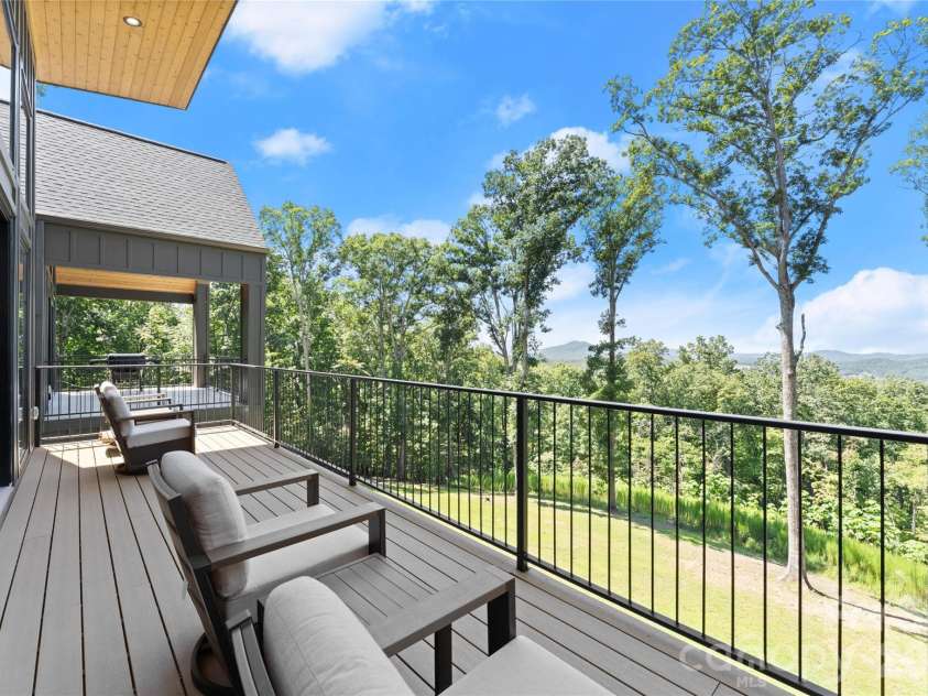724 Grand Laurel Way, Brasstown, NC 28902.  MLS# CAR4420010, YatesRealty ID 48894. 