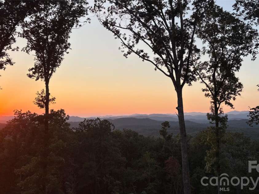 724 Grand Laurel Way, Brasstown, NC 28902.  MLS# CAR4420010, YatesRealty ID 48894. 
