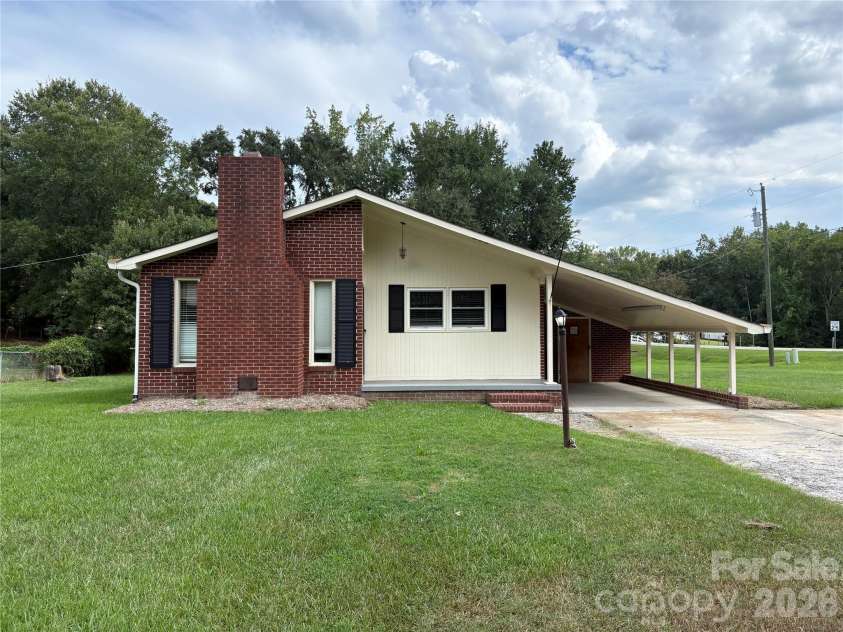 15884 State Highway 200 Highway, Great Falls, SC 29055.  MLS# CAR4421543, YatesRealty ID 48895. 