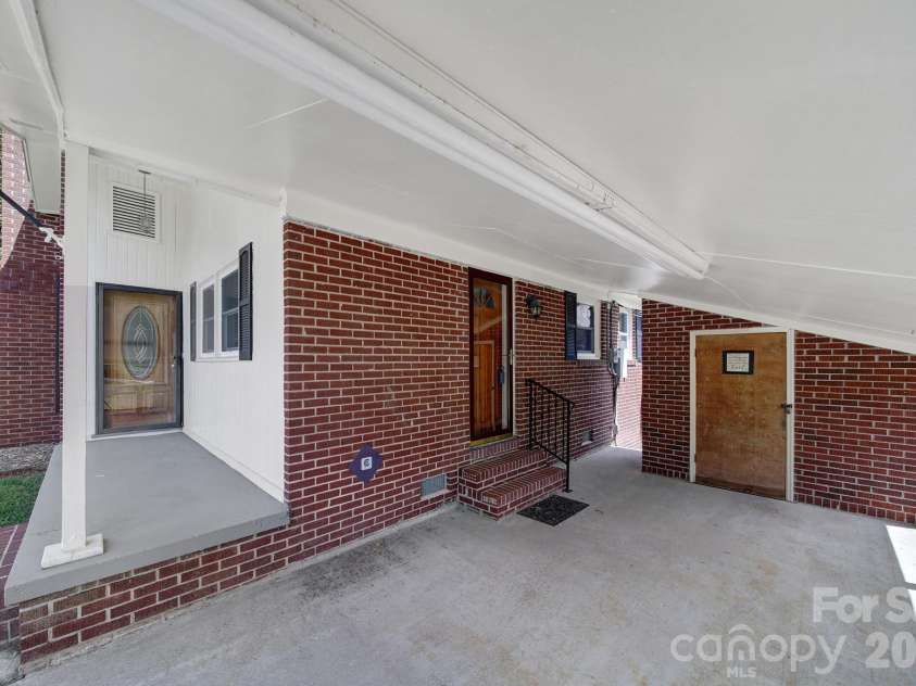15884 State Highway 200 Highway, Great Falls, SC 29055.  MLS# CAR4421543, YatesRealty ID 48895. 