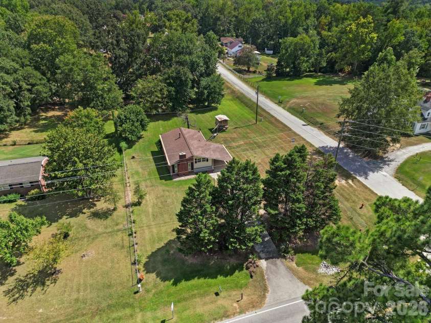 15884 State Highway 200 Highway, Great Falls, SC 29055.  MLS# CAR4421543, YatesRealty ID 48895. 