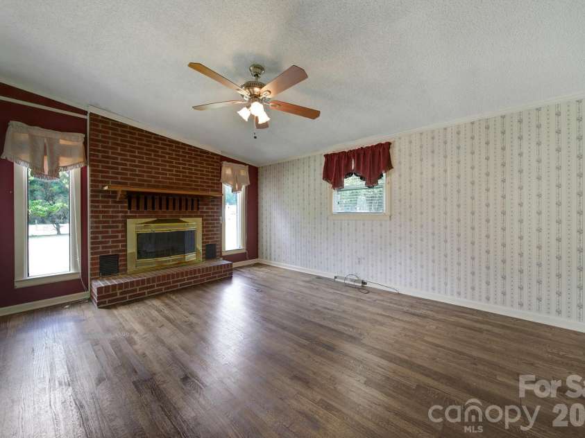 15884 State Highway 200 Highway, Great Falls, SC 29055.  MLS# CAR4421543, YatesRealty ID 48895. 