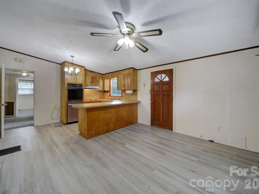 15884 State Highway 200 Highway, Great Falls, SC 29055.  MLS# CAR4421543, YatesRealty ID 48895. 