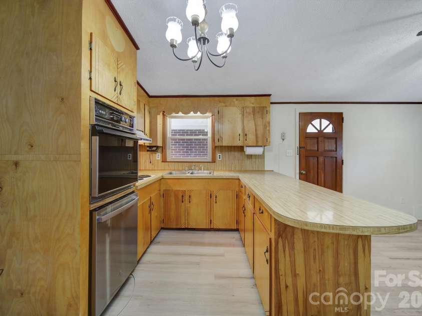 15884 State Highway 200 Highway, Great Falls, SC 29055.  MLS# CAR4421543, YatesRealty ID 48895. 