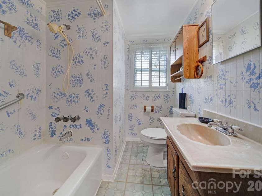 15884 State Highway 200 Highway, Great Falls, SC 29055.  MLS# CAR4421543, YatesRealty ID 48895. 
