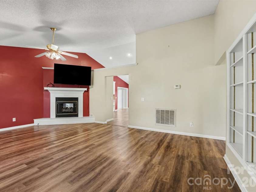 171 Bevis Lane, Statesville, NC 28677.  MLS# CAR4420735, YatesRealty ID 48896. 