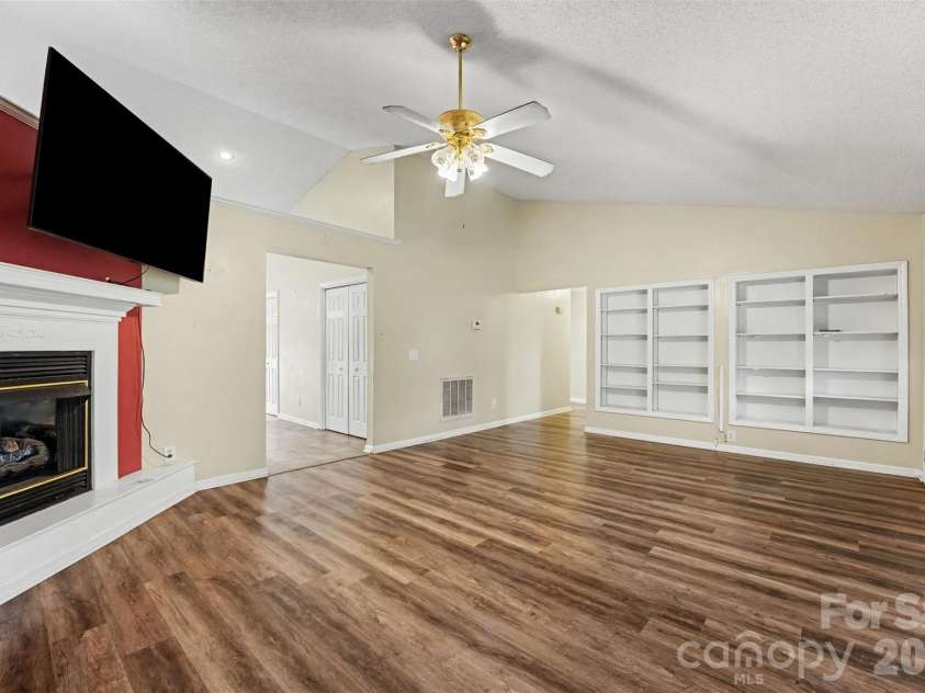 171 Bevis Lane, Statesville, NC 28677.  MLS# CAR4420735, YatesRealty ID 48896. 