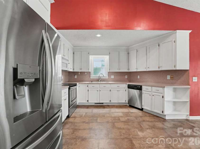 171 Bevis Lane, Statesville, NC 28677.  MLS# CAR4420735, YatesRealty ID 48896. 