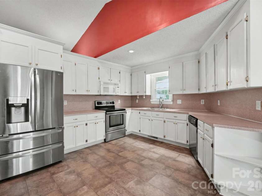171 Bevis Lane, Statesville, NC 28677.  MLS# CAR4420735, YatesRealty ID 48896. 