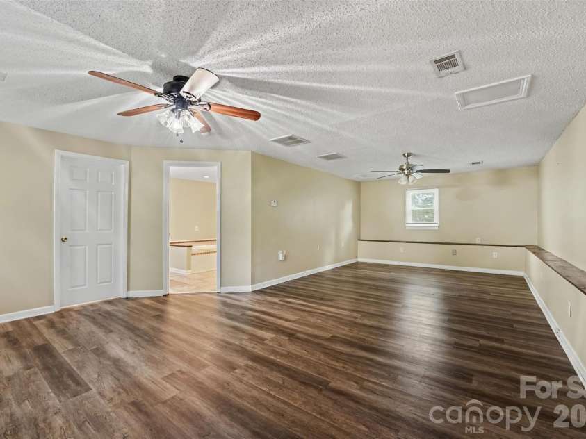 171 Bevis Lane, Statesville, NC 28677.  MLS# CAR4420735, YatesRealty ID 48896. 