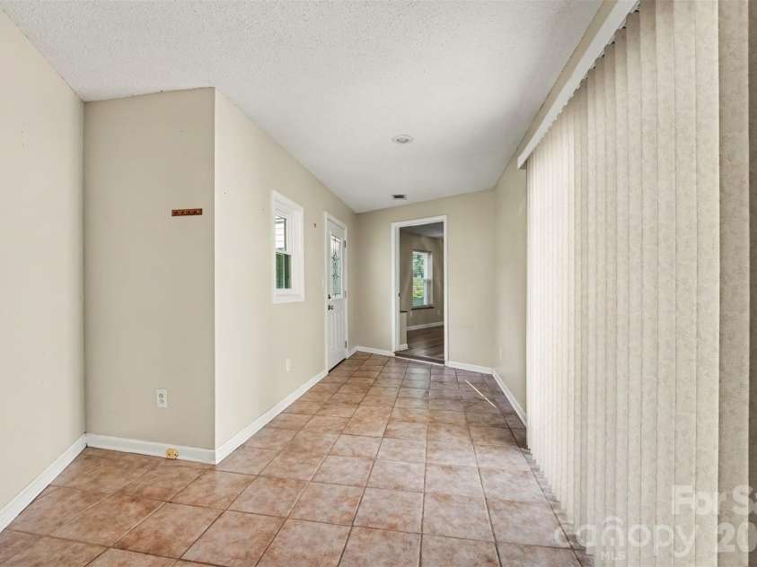 171 Bevis Lane, Statesville, NC 28677.  MLS# CAR4420735, YatesRealty ID 48896. 