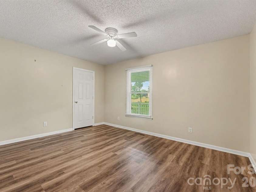 171 Bevis Lane, Statesville, NC 28677.  MLS# CAR4420735, YatesRealty ID 48896. 