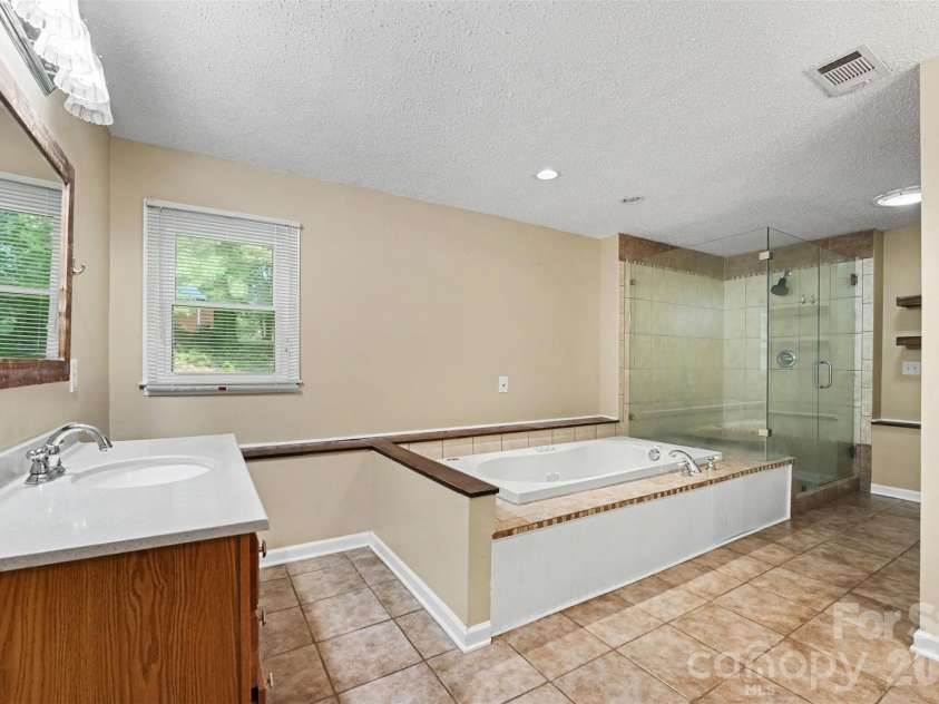 171 Bevis Lane, Statesville, NC 28677.  MLS# CAR4420735, YatesRealty ID 48896. 