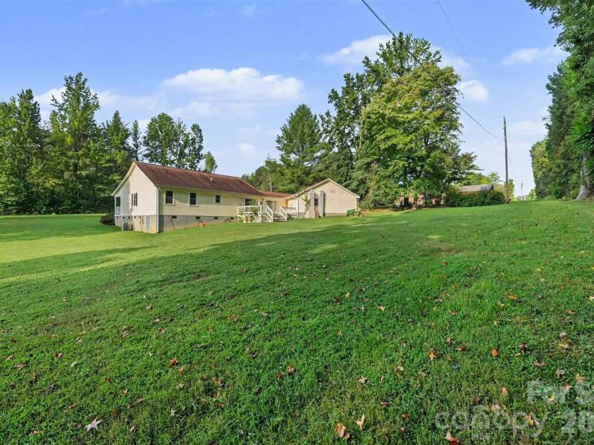 171 Bevis Lane, Statesville, NC 28677.  MLS# CAR4420735, YatesRealty ID 48896. 