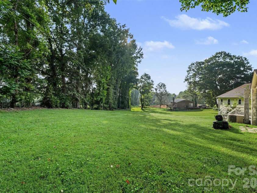 171 Bevis Lane, Statesville, NC 28677.  MLS# CAR4420735, YatesRealty ID 48896. 
