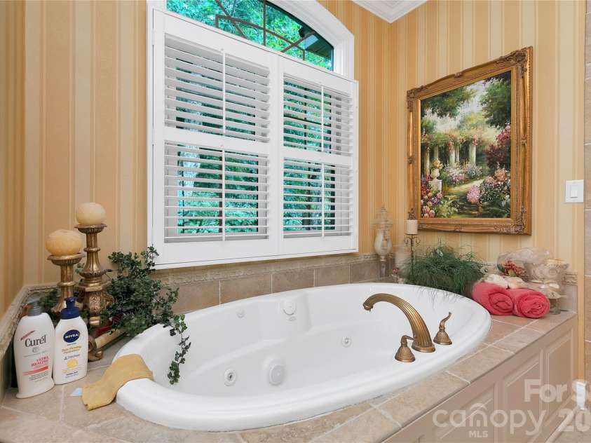 303 Wodigeasgohi Drive, Brevard, NC 28712.  MLS# CAR4419106, YatesRealty ID 48899. 