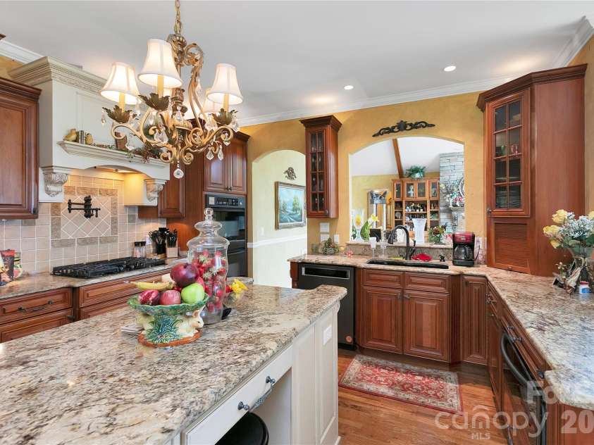 303 Wodigeasgohi Drive, Brevard, NC 28712.  MLS# CAR4419106, YatesRealty ID 48899. Kitchen