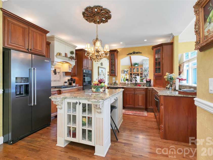 303 Wodigeasgohi Drive, Brevard, NC 28712.  MLS# CAR4419106, YatesRealty ID 48899. Kitchen