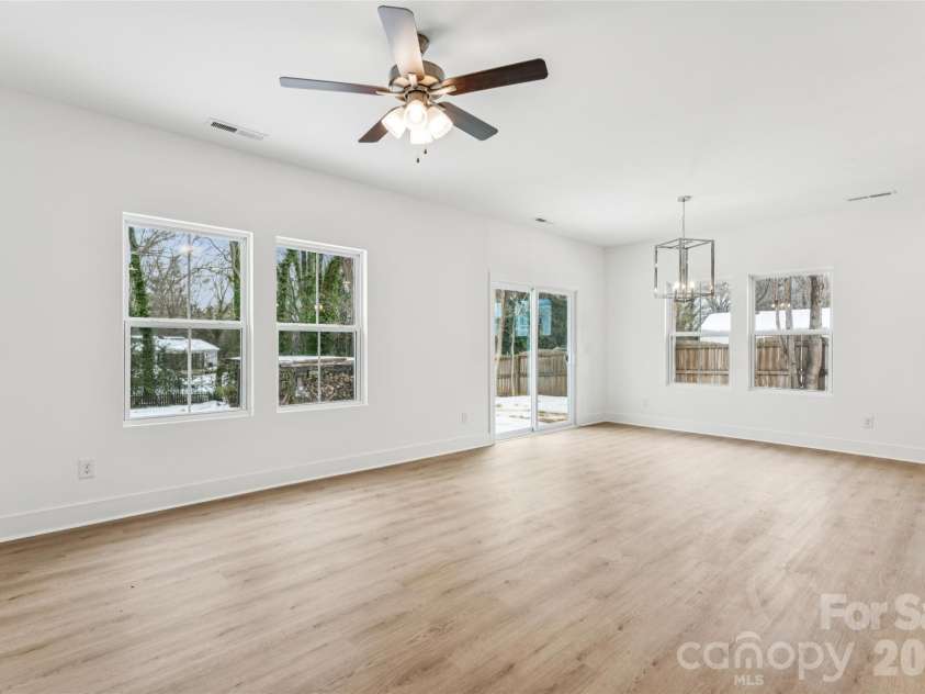 216 Magnolia Street, Statesville, NC 28677.  MLS# CAR4343905, YatesRealty ID 4890. 