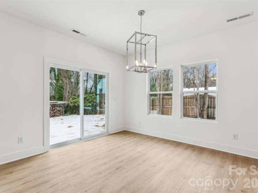 216 Magnolia Street, Statesville, NC 28677.  MLS# CAR4343905, YatesRealty ID 4890. 