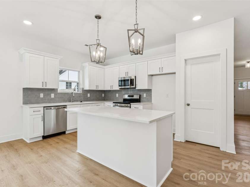 216 Magnolia Street, Statesville, NC 28677.  MLS# CAR4343905, YatesRealty ID 4890. 