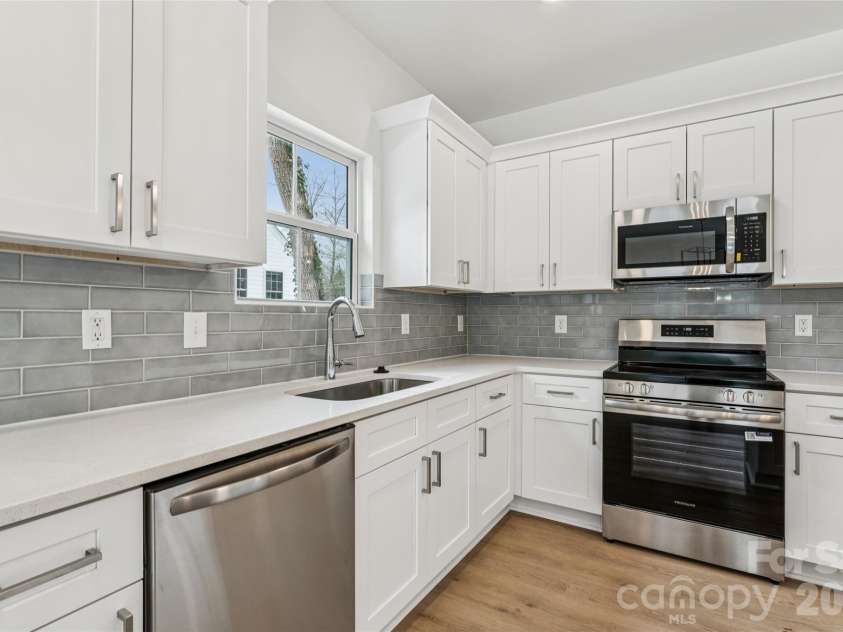 216 Magnolia Street, Statesville, NC 28677.  MLS# CAR4343905, YatesRealty ID 4890. 