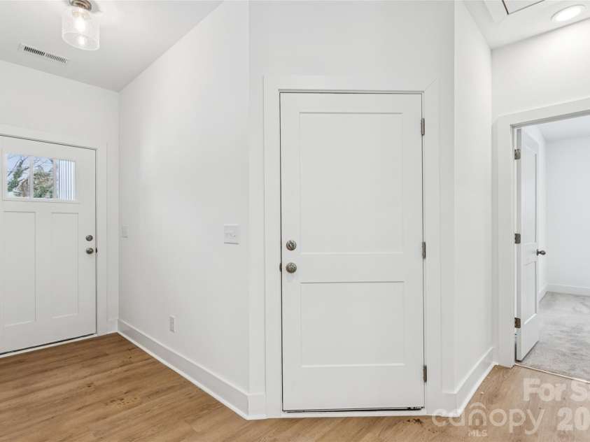 216 Magnolia Street, Statesville, NC 28677.  MLS# CAR4343905, YatesRealty ID 4890. 