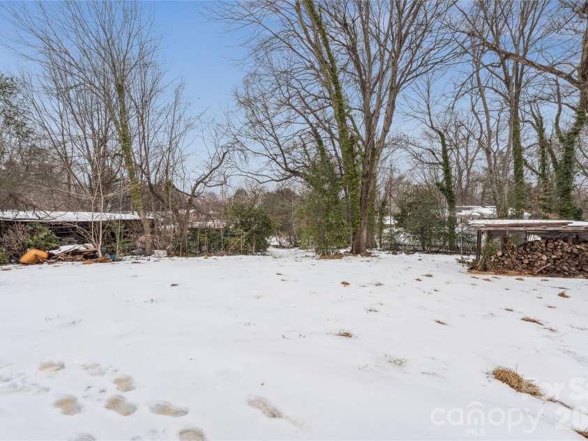 216 Magnolia Street, Statesville, NC 28677.  MLS# CAR4343905, YatesRealty ID 4890. 