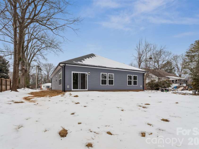 216 Magnolia Street, Statesville, NC 28677.  MLS# CAR4343905, YatesRealty ID 4890. 